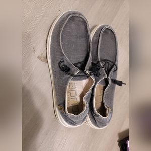 Hey Dude womens size 8